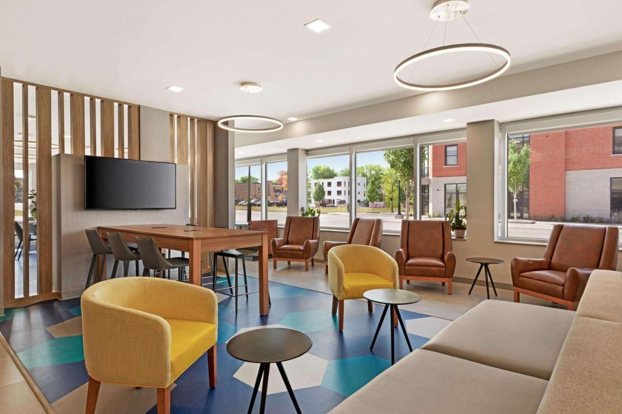 Microtel Inn Suites By Wyndham Lac-Mégantic Exterior photo