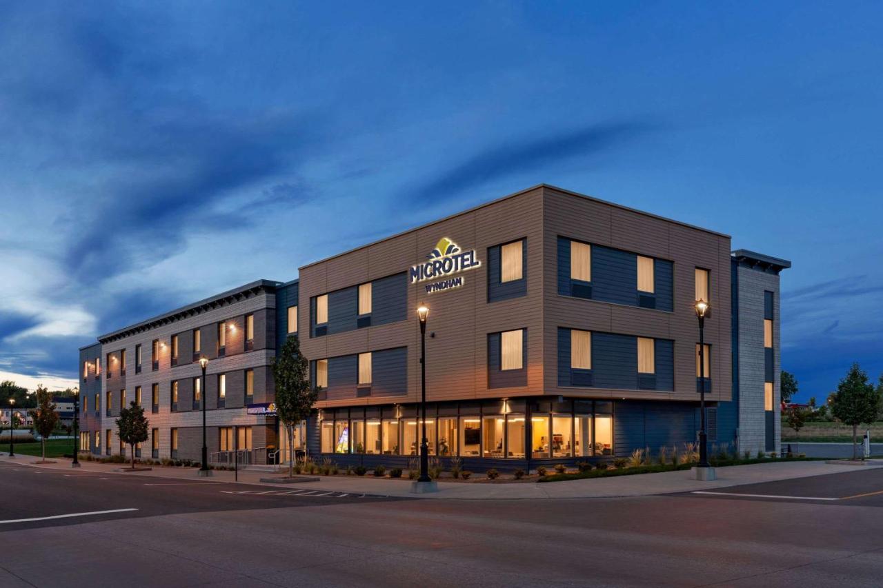 Microtel Inn Suites By Wyndham Lac-Mégantic Exterior photo