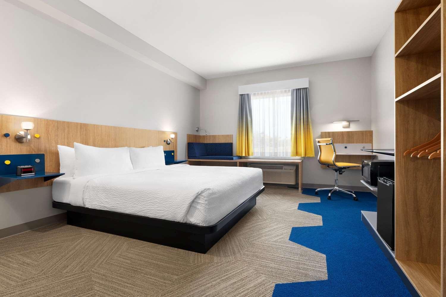 Microtel Inn Suites By Wyndham Lac-Mégantic Exterior photo